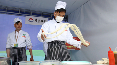 拉面技藝哪家強(qiáng)？來(lái)看青海化隆的這場(chǎng)比拼！